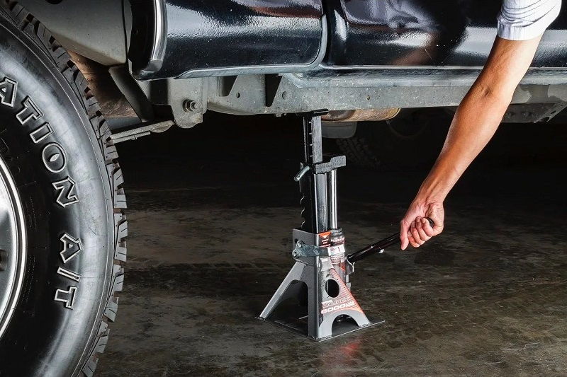 Best Floor Jack for Pickup Truck